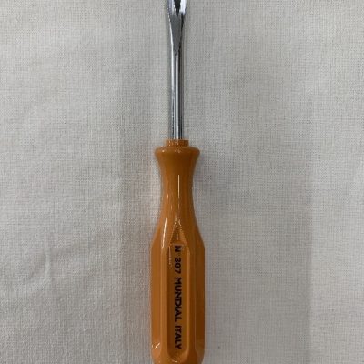 Mundial 307 Staple lifter